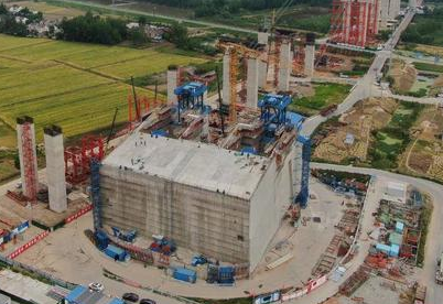 龙潭长江大桥建设使用起重滑车